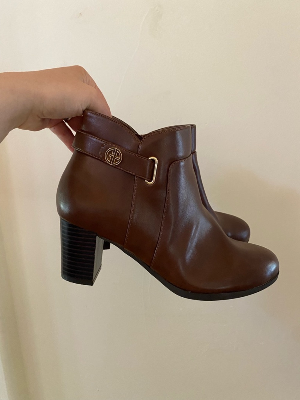 Giani Bernini Artemyss Brown Block Heel Ankle Booties Memory Foam 8W
